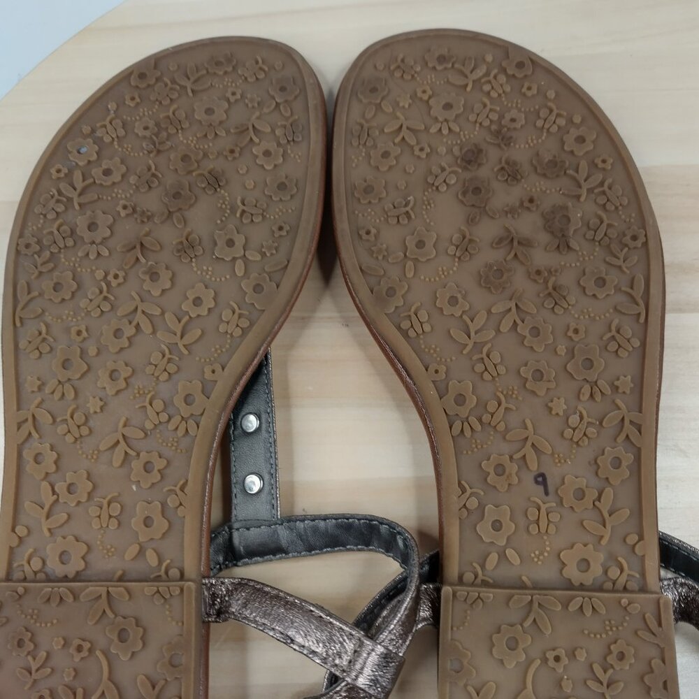 Maurices Strappy Bronze Sandals and Black Flip Flops (Lot of 2 pair) Women US 9 - Picture 9 of 13
